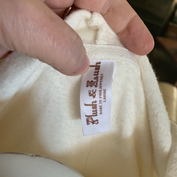 Plush & Lush  Cream hoodie with belt. New - Picture 4 of 6